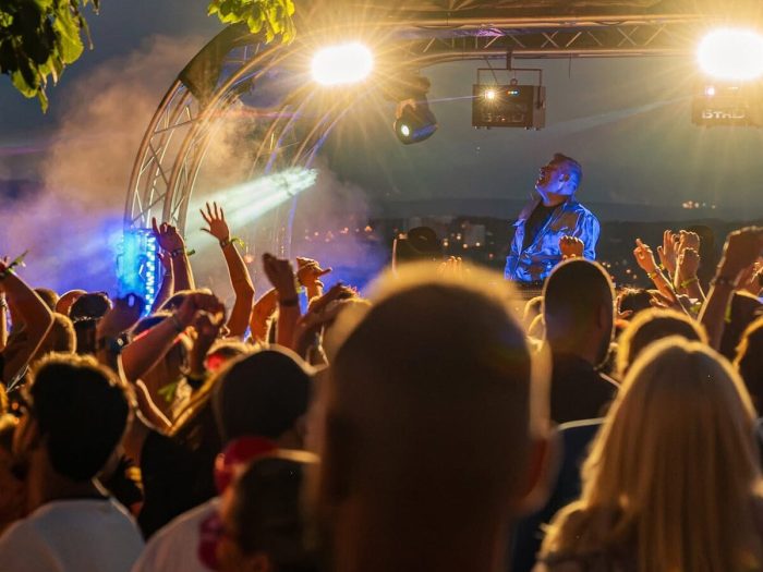 Live DJ show — komponovaná hudební show