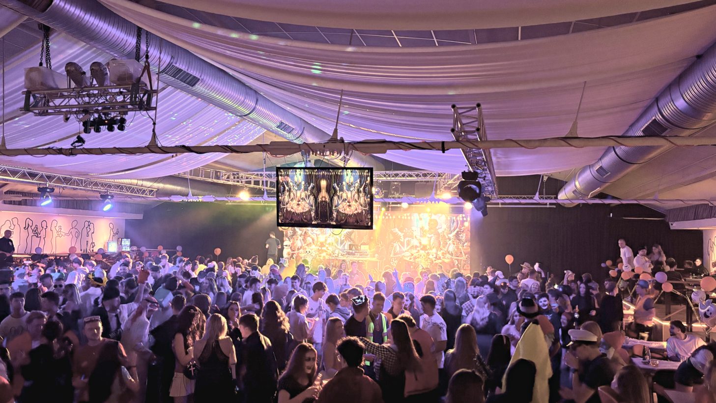 Halloween seznamovák Pardubice — DJ Ondra Vodný